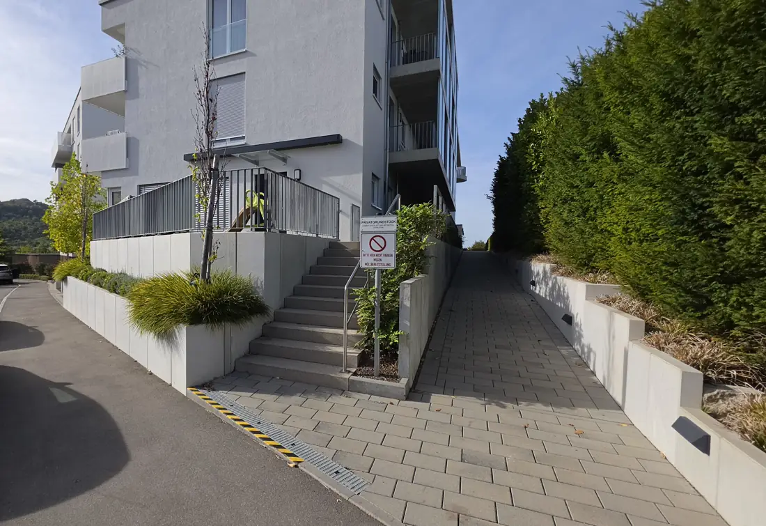 Barrierefreier Zugang zum Gebäude